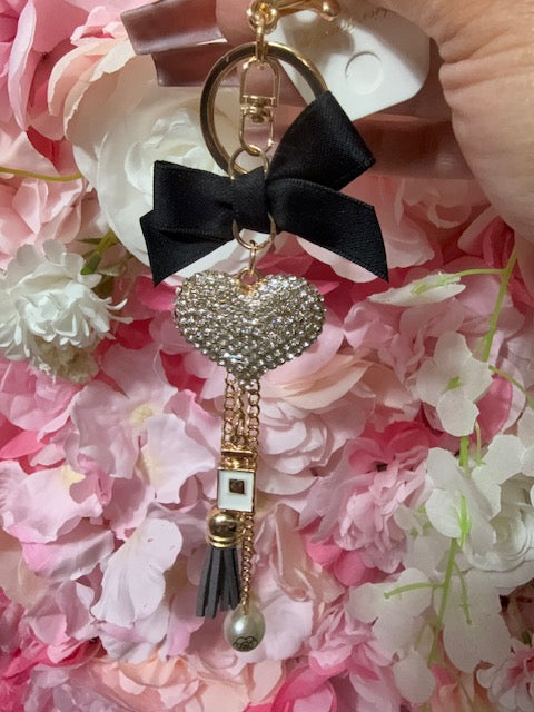 Dazzled Heart w/Bow Keychain/Charm (Black)