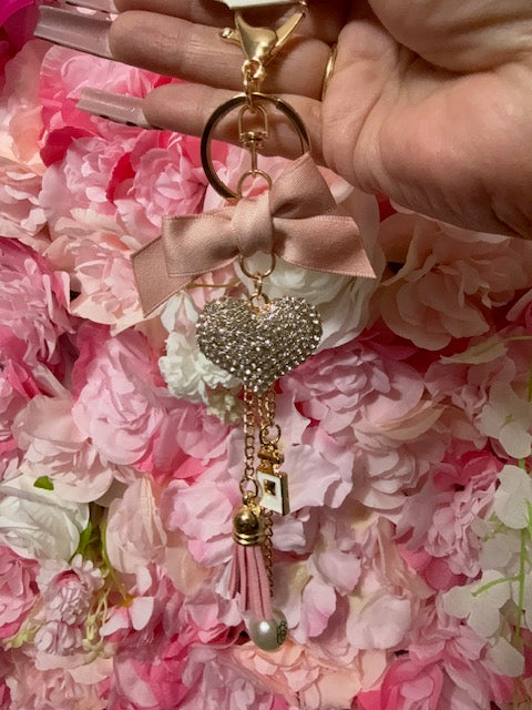 Dazzled Heart w/Bow Keychain/Charm (Pink)