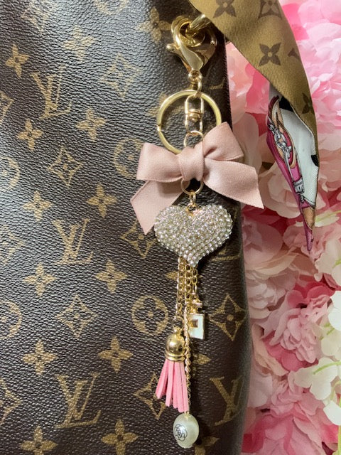 Dazzled Heart w/Bow Keychain/Charm (Pink)